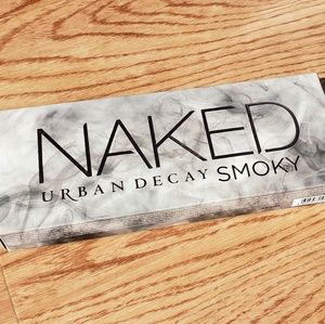 Urban Decay Naked Smoky Pallette